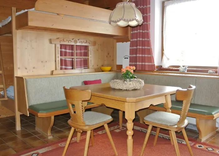 Haus Hoelzlbauer 4 *